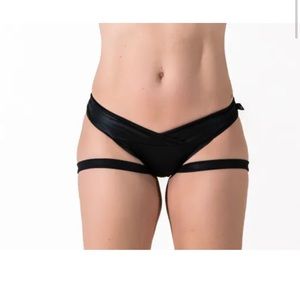 Grata Designs Tiny Fit Shorts Bottoms pole dance size M